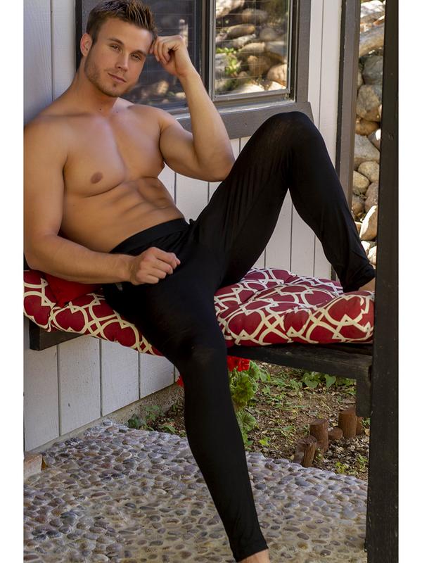 men's black jogging pants